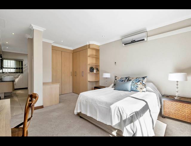 4 BEDROOM HOUSE FOR SALE IN HYDE PARK